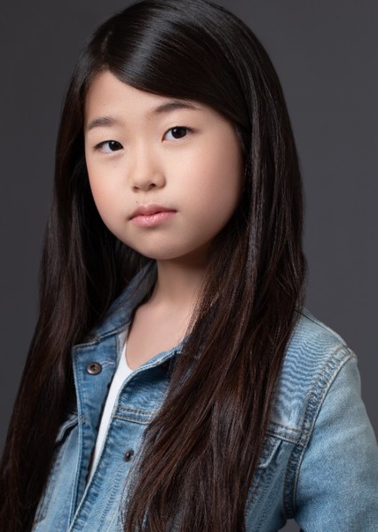 Kylie Kuioka photo