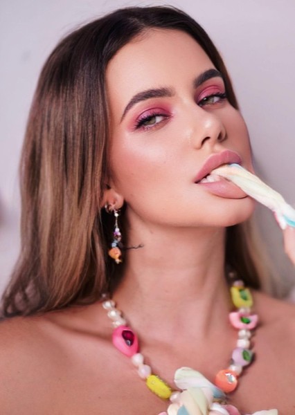 Laís Bianchessi photo