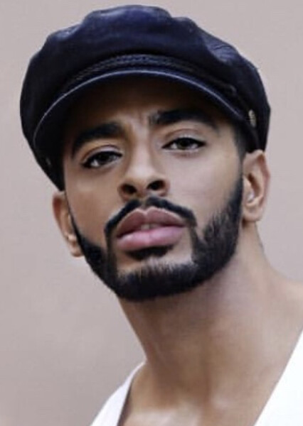 Laith Ashley photo