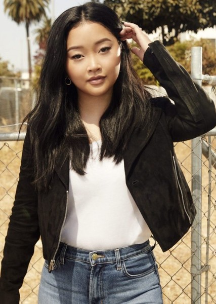 Lana Condor photo