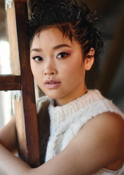 Lana Condor photo