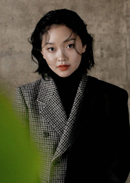 Lana Condor photo
