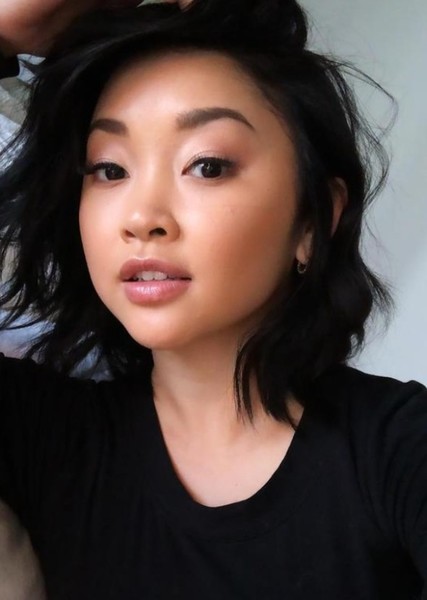 Lana Condor photo