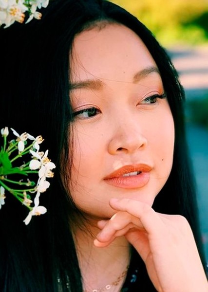 Lana Condor photo