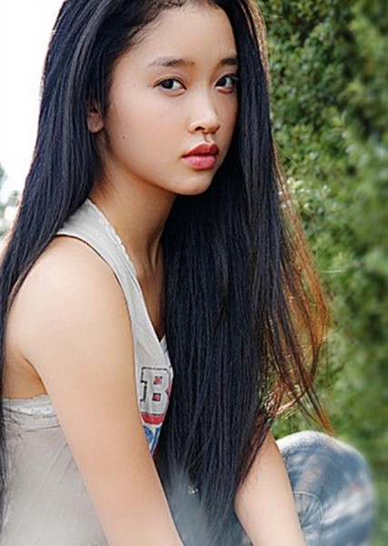 Lana Condor photo