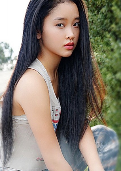 Lana Condor photo