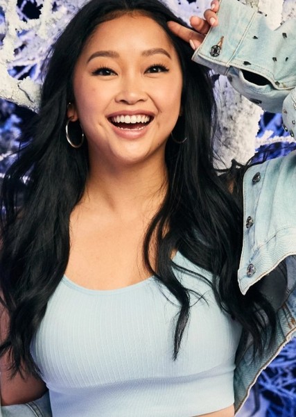 Lana Condor photo