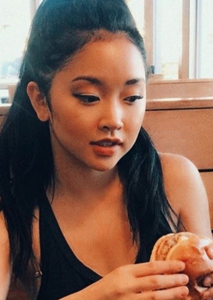 Lana Condor photo