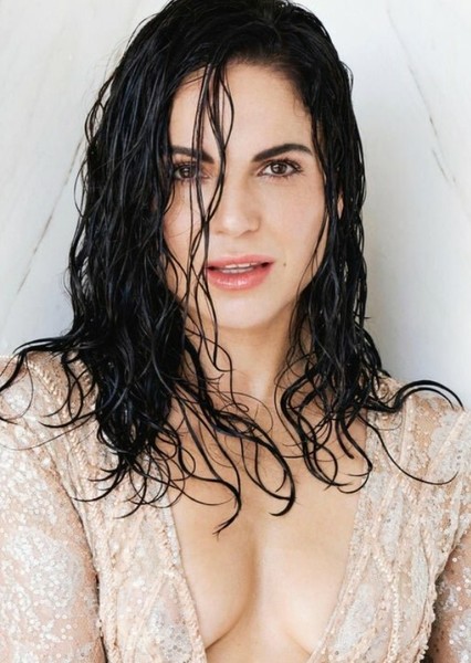 Lana Parilla photo