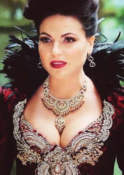 Lana Parilla photo