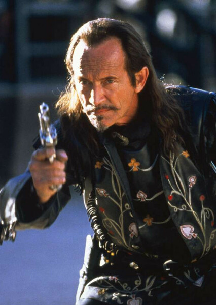 Lance Henriksen photo