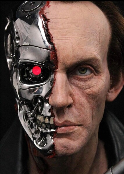 Lance Henriksen photo