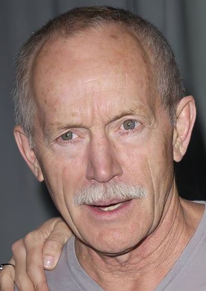 Lance Henriksen photo