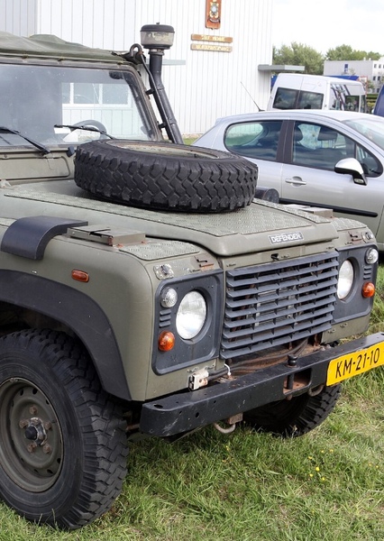 Land Rover Wolf
