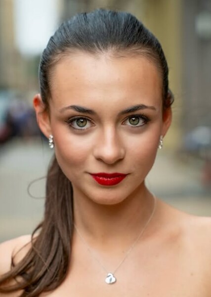 Lara McDonnell photo