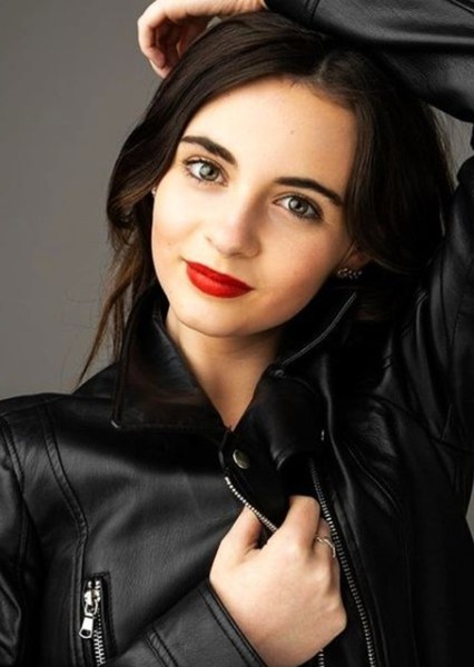 Lara McDonnell photo