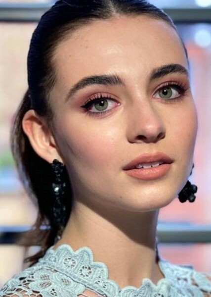 Lara McDonnell photo