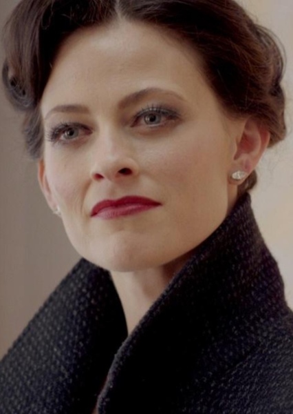 Lara Pulver