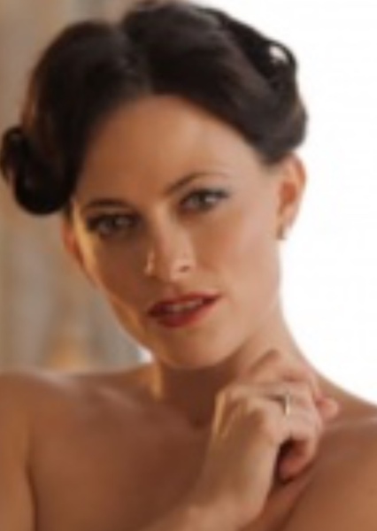 Lara Pulver photo