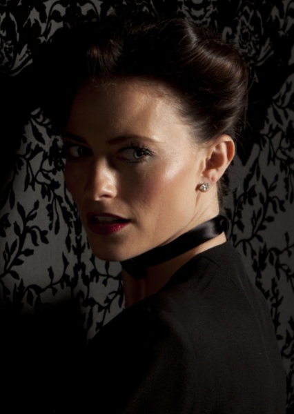 Lara Pulver photo