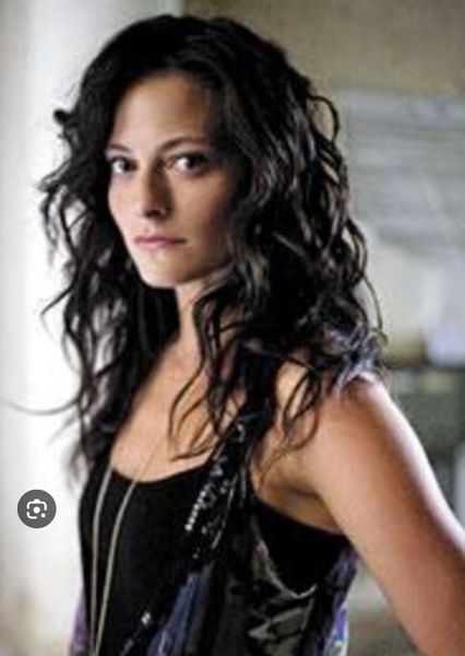 Lara Pulver photo
