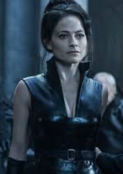 Lara Pulver photo