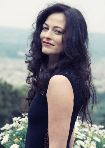 Lara Pulver photo