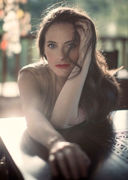 Lara Pulver photo