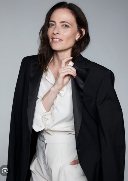 Lara Pulver photo