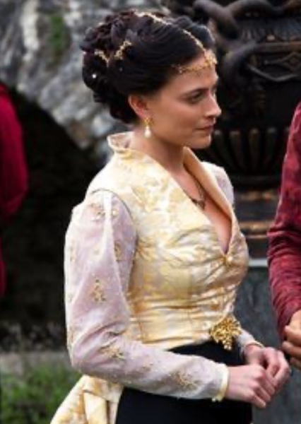 Lara Pulver photo