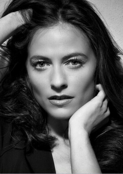 Lara Pulver photo