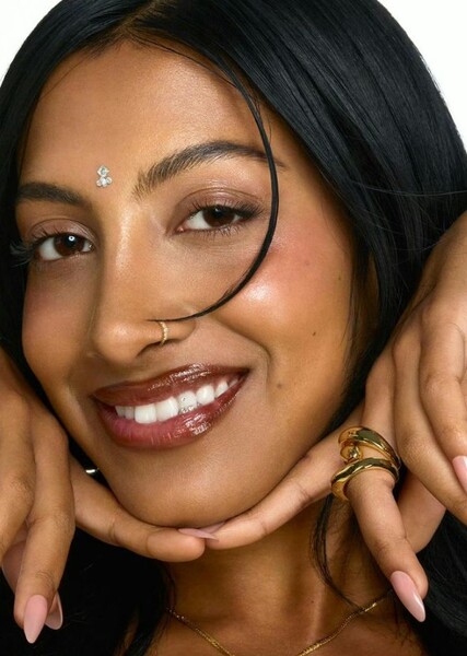 Lara Raj photo