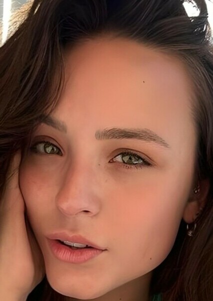 Larissa Manoela photo