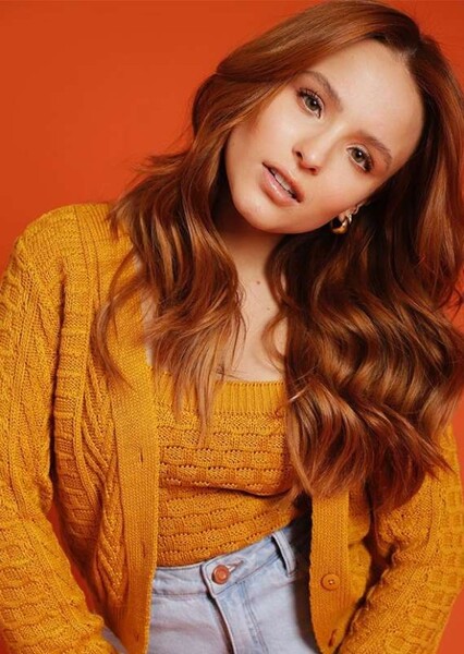 Larissa Manoela photo