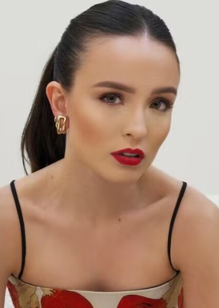 Larissa Manoela photo