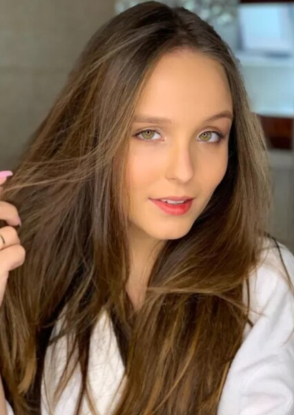 Larissa Manoela photo