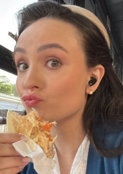 Larissa Manoela photo