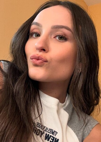 Larissa Manoela photo