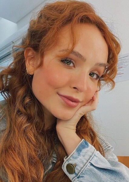 Larissa Manoela photo