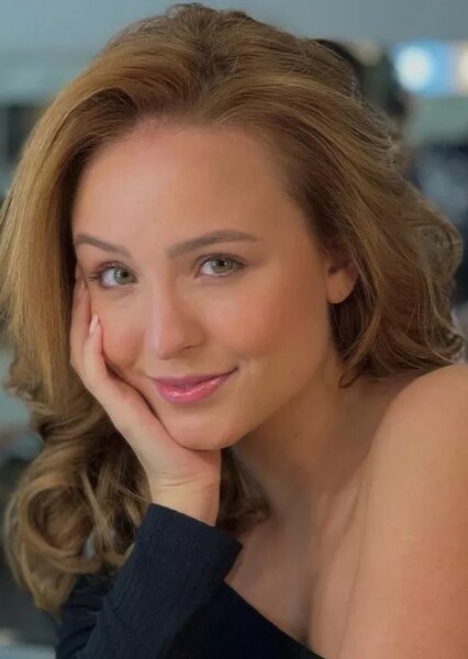 Larissa Manoela photo