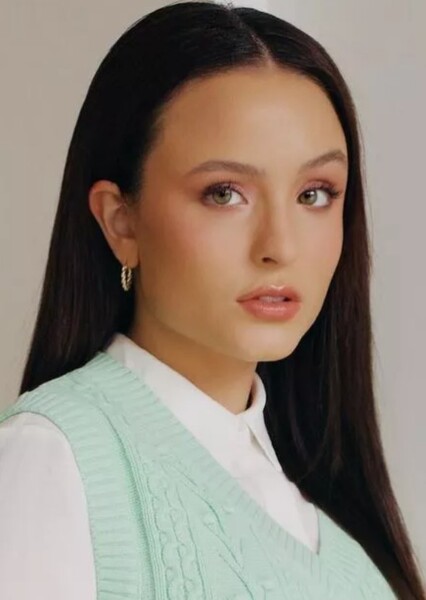 Larissa Manoela photo
