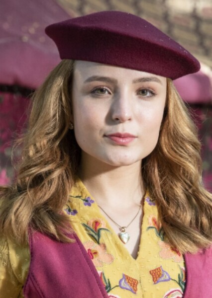 Larissa Manoela photo