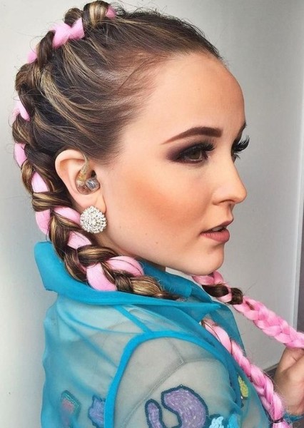 Larissa Manoela photo