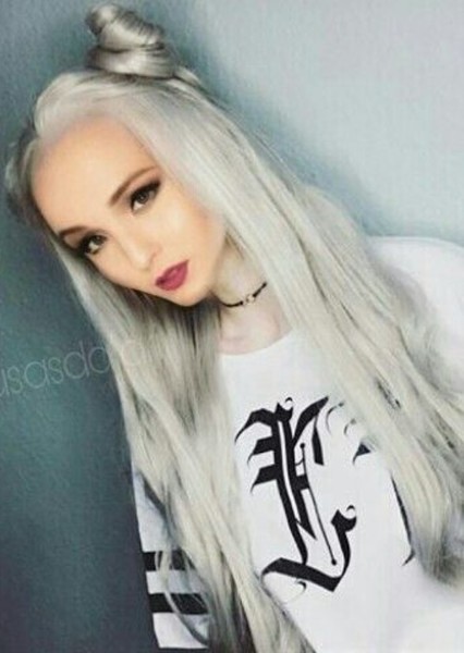 Larissa Manoela photo