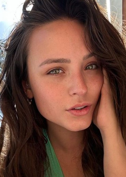 Larissa Manoela photo