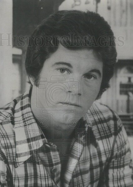 Larry Manetti photo