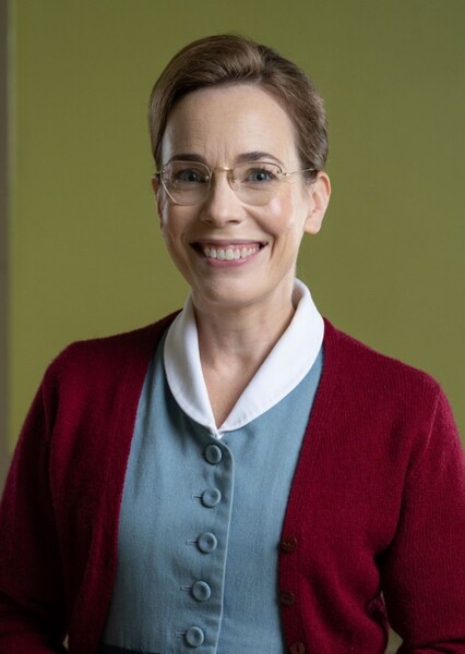 Laura Main photo