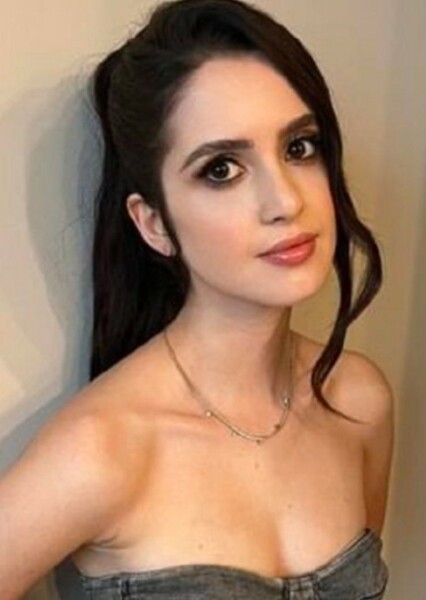 Laura Marano photo