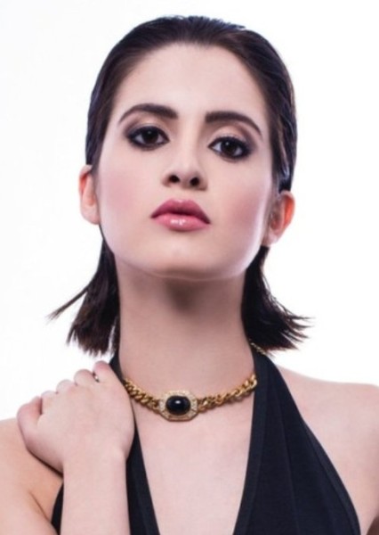 Laura Marano photo