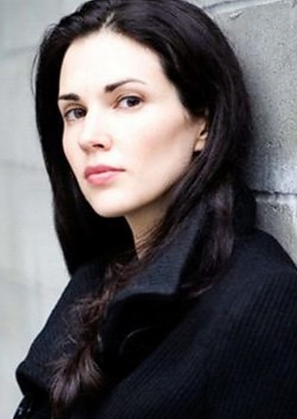 Laura Mennell photo